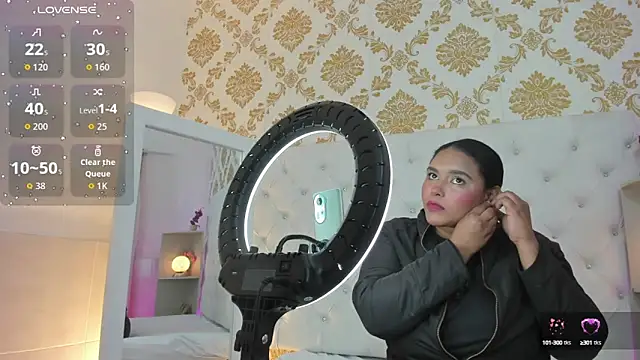 Snapshot of afrodita-Stone chatting on October 17, 2025, 2:15 am afrodita-Stone online show from October 17, 2025, 2:15 am