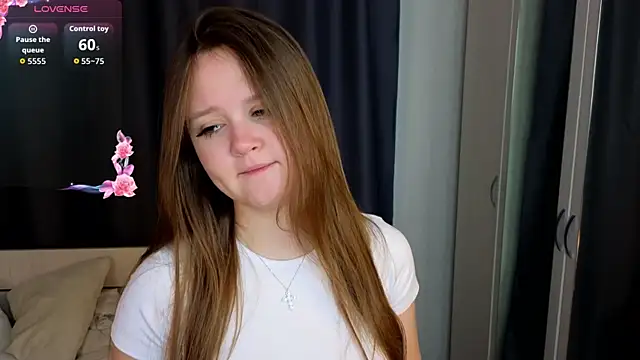 ElenoreReth online show from April 24, 2026, 2:14 am