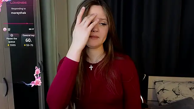 ElenoreReth online show from May 5, 2026, 3:20 pm