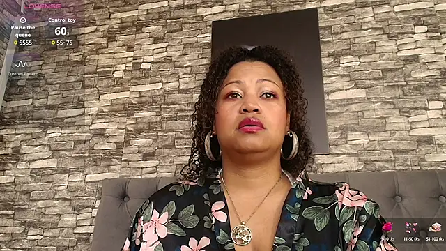 Snapshot of TaniaJhons chatting on October 12, 2025, 3:00 pm TaniaJhons online show from October 12, 2025, 3:00 pm