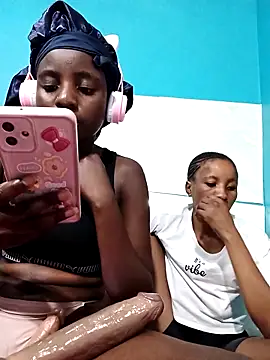 HotPetite 25 online show from February 3, 2026, 8:41 am