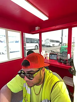 Snapshot of BobbyJames82 chatting on July 10, 2026, 1:36 pm BobbyJames82 online show from July 10, 2026, 1:36 pm