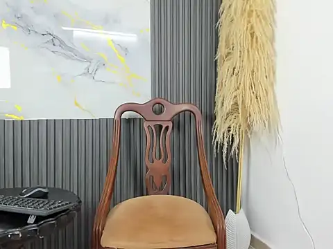 Snapshot of Nikoll_evans chatting on October 24, 2025, 11:34 pm Nikoll evans online show from October 24, 2025, 11:34 pm