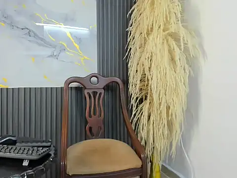 Snapshot of Nikoll_evans chatting on November 10, 2025, 3:11 pm Nikoll evans online show from November 10, 2025, 3:11 pm