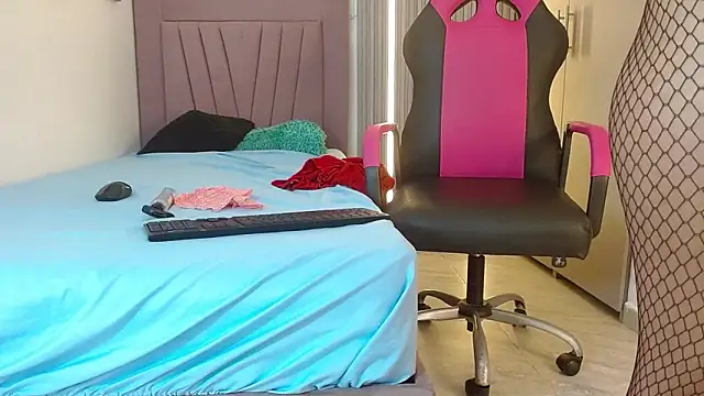 Snapshot of meli_peach1 chatting on October 22, 2025, 7:35 pm meli peach1 online show from October 22, 2025, 7:35 pm