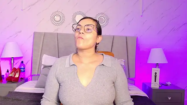 Snapshot of Michell_Monet chatting on July 8, 2026, 12:20 pm Michell Monet online show from July 8, 2026, 12:20 pm