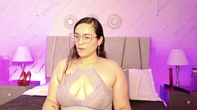 Snapshot of Michell_Monet chatting on July 21, 2026, 12:29 pm Michell Monet online show from July 21, 2026, 12:29 pm