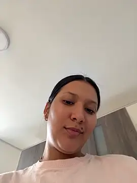 IsabellaJoness  online show from October 16, 2025, 12:06 pm