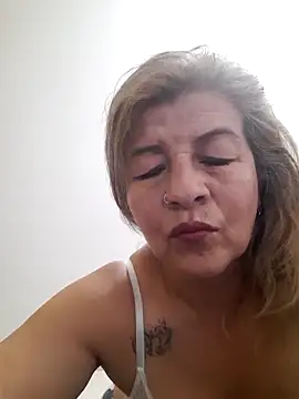 Snapshot of Abby-Blonde chatting on October 8, 2025, 4:43 am Abby-Blonde online show from October 8, 2025, 4:43 am