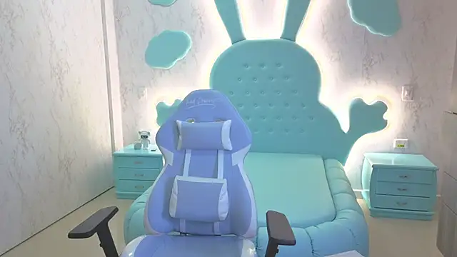 Snapshot of Mia_Cuttee chatting on October 12, 2025, 3:27 am Mia Cuttee online show from October 12, 2025, 3:27 am