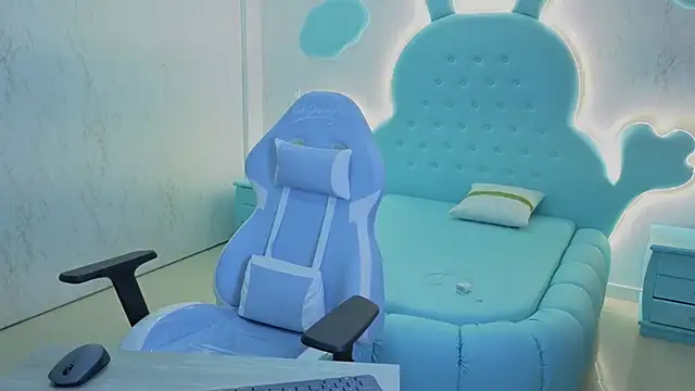 Snapshot of Mia_Cuttee chatting on October 25, 2025, 3:14 am Mia Cuttee online show from October 25, 2025, 3:14 am