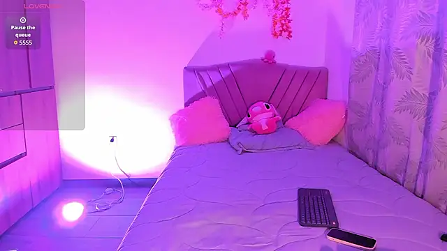 Fernanda hot  online show from February 5, 2026, 3:22 am