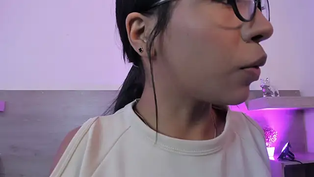 Snapshot of Ivana_Hall chatting on October 8, 2025, 8:06 pm Ivana Hall online show from October 8, 2025, 8:06 pm