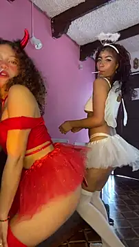 Snapshot of PrettyLia chatting on October 29, 2025, 5:14 pm PrettyLia online show from October 29, 2025, 5:14 pm