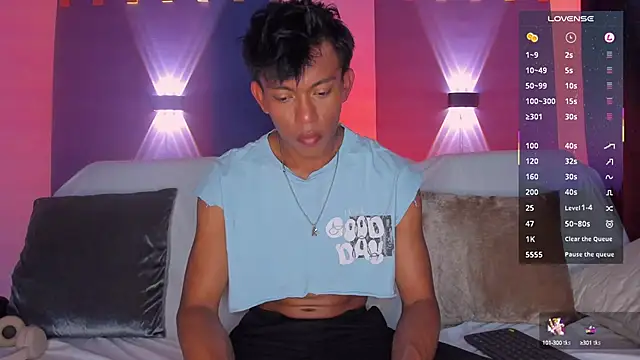 Snapshot of Santti_ chatting on October 15, 2025, 8:42 pm Santti online show from October 15, 2025, 8:42 pm