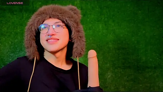 Snapshot of -BlueOpal- chatting on November 16, 2025, 7:19 pm -BlueOpal- online show from November 16, 2025, 7:19 pm