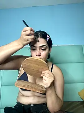 Snapshot of DannaGlamShow chatting on October 31, 2025, 12:39 pm DannaGlamShow online show from October 31, 2025, 12:39 pm