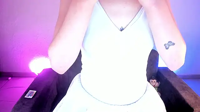 Snapshot of zakura_Haruno chatting on November 5, 2025, 8:09 pm zakura Haruno online show from November 5, 2025, 8:09 pm