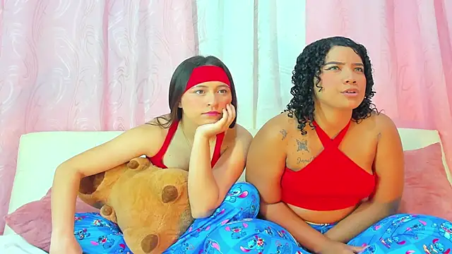 Venus Girls  online show from September 23, 2025, 3:53 am