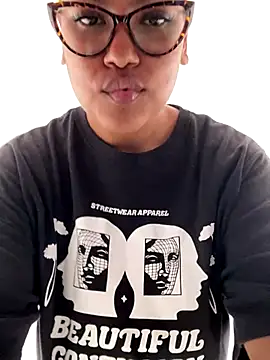 miiabrown18 online show from October 13, 2025, 1:55 pm