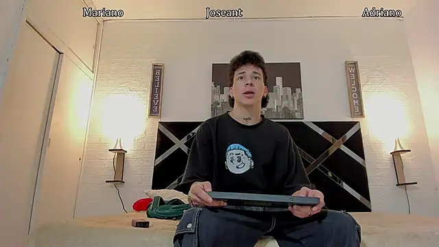 Snapshot of iammariano chatting on October 22, 2025, 4:13 am iammariano online show from October 22, 2025, 4:13 am