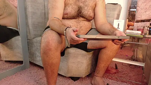 big bearr online show from November 23, 2025, 3:34 pm