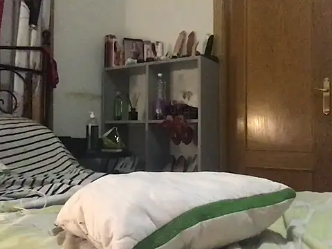 Snapshot of paula19800 chatting on October 5, 2025, 12:14 pm paula19800 online show from October 5, 2025, 12:14 pm