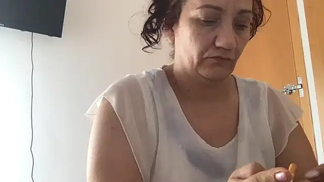 Snapshot of paula19800 chatting on October 14, 2025, 10:05 am paula19800 online show from October 14, 2025, 10:05 am