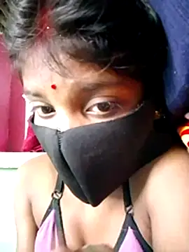 Snapshot of Cuty_kinjal chatting on October 13, 2025, 9:15 pm Cuty kinjal online show from October 13, 2025, 9:15 pm