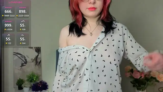 Snapshot of NyamNyamNyammm chatting on November 4, 2025, 5:23 pm NyamNyamNyammm online show from November 4, 2025, 5:23 pm