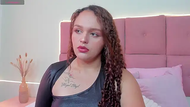 CamilaGomez149 online show from April 25, 2026, 8:06 pm