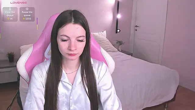 Snapshot of Alic_Fox chatting on October 8, 2025, 12:52 am Alic Fox online show from October 8, 2025, 12:52 am