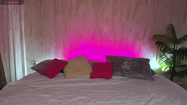 Snapshot of Alic_Fox chatting on October 21, 2025, 12:44 am Alic Fox online show from October 21, 2025, 12:44 am