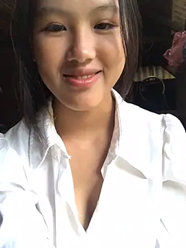 Snapshot of Mai_lovely chatting on September 29, 2025, 3:11 am Mai lovely online show from September 29, 2025, 3:11 am