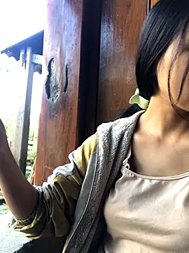 Snapshot of Mai_lovely chatting on October 18, 2025, 1:52 am Mai lovely online show from October 18, 2025, 1:52 am