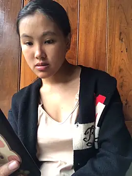 Snapshot of Mai_lovely chatting on October 20, 2025, 2:23 am Mai lovely online show from October 20, 2025, 2:23 am