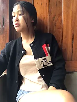 Snapshot of Mai_lovely chatting on October 21, 2025, 2:12 am Mai lovely online show from October 21, 2025, 2:12 am