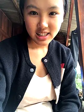 Snapshot of Mai_lovely chatting on October 22, 2025, 2:01 am Mai lovely online show from October 22, 2025, 2:01 am