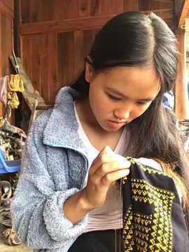 Snapshot of Mai_lovely chatting on October 27, 2025, 1:31 am Mai lovely online show from October 27, 2025, 1:31 am