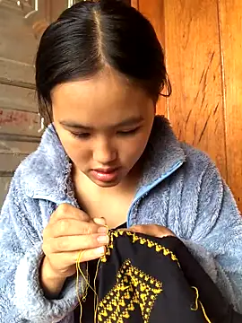 Snapshot of Mai_lovely chatting on October 28, 2025, 1:53 am Mai lovely online show from October 28, 2025, 1:53 am