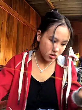 Snapshot of Mai_lovely chatting on October 30, 2025, 2:24 am Mai lovely online show from October 30, 2025, 2:24 am