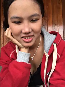 Snapshot of Mai_lovely chatting on October 31, 2025, 4:24 am Mai lovely online show from October 31, 2025, 4:24 am