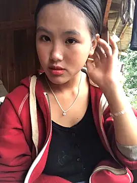 Snapshot of Mai_lovely chatting on November 6, 2025, 1:39 am Mai lovely online show from November 6, 2025, 1:39 am