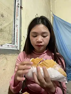 Mayy1 online show from May 5, 2026, 2:19 am