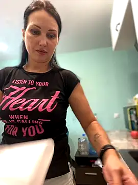 mood berry online show from September 25, 2025, 8:07 am