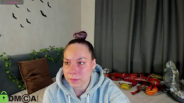 Al1ice Moures online show from October 30, 2025, 1:07 am