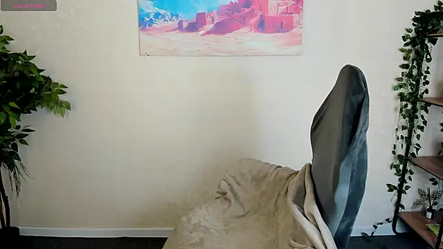 Al1ice Moures online show from March 19, 2026, 9:24 am