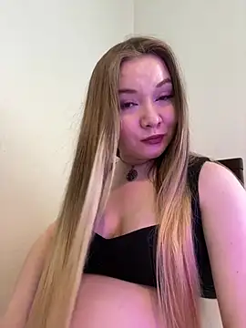 Amalie Smith online show from June 7, 2026, 7:34 am