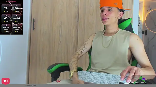 Snapshot of Skinny_batman chatting on September 27, 2025, 1:38 pm Skinny batman online show from September 27, 2025, 1:38 pm