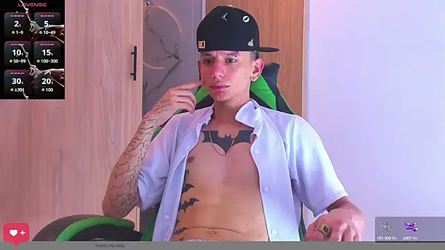 Snapshot of Skinny_batman chatting on October 14, 2025, 2:12 am Skinny batman online show from October 14, 2025, 2:12 am